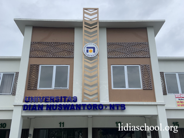 Universitas Dian Nuswantoro (UDINUS) –